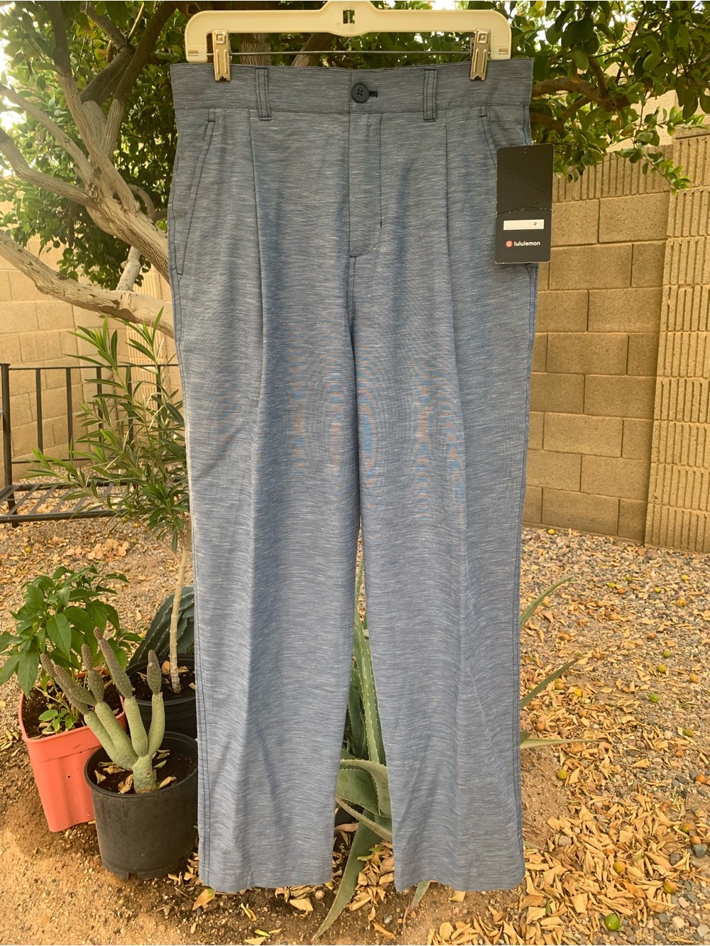 lululemon athletica Men’s Lululinen Pleated  Trouser Pants
